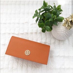 Tory Burch Sunglasses Case in Orange 🍊